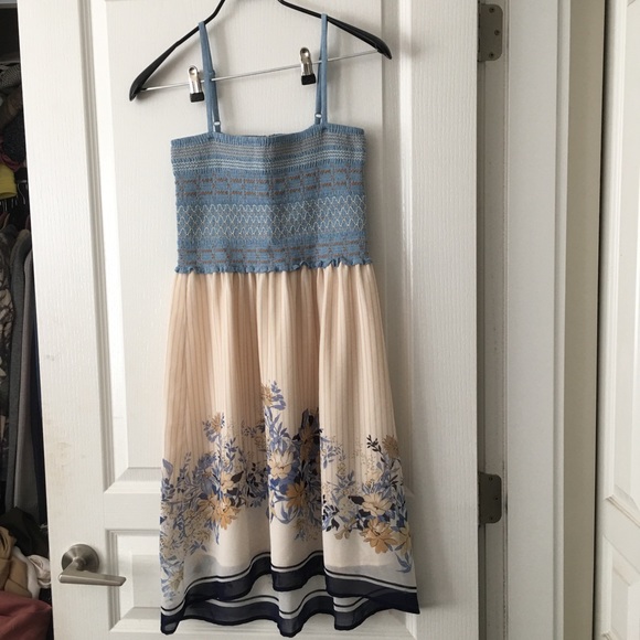 Smocked printed Dress - Picture 3 of 7